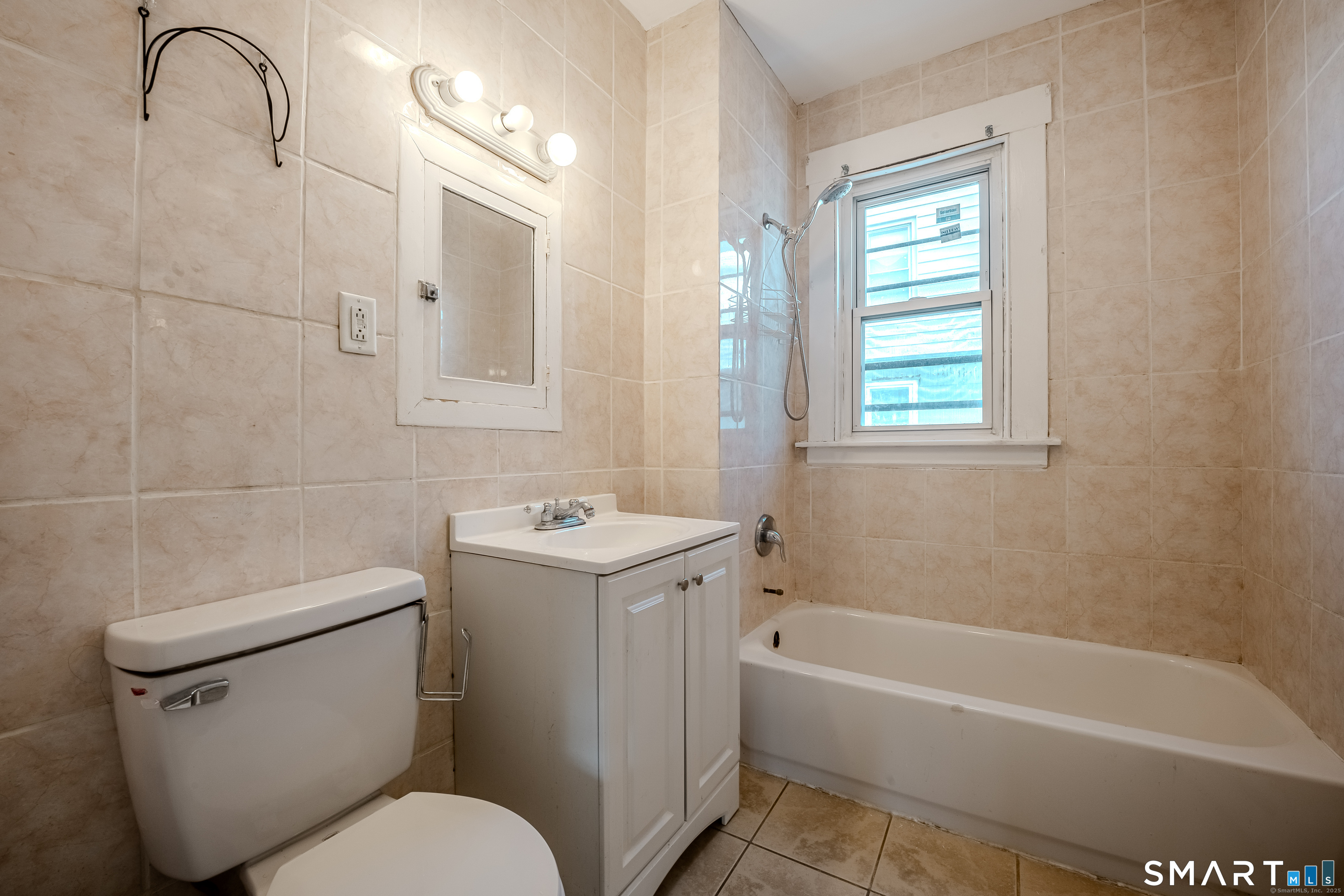422 Allen Street New Britain, CT 06053 - Photo 7 of 18