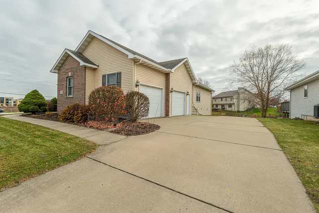 $664,900 | 5153 Ninebark Drive, Fitchburg, WI 53711