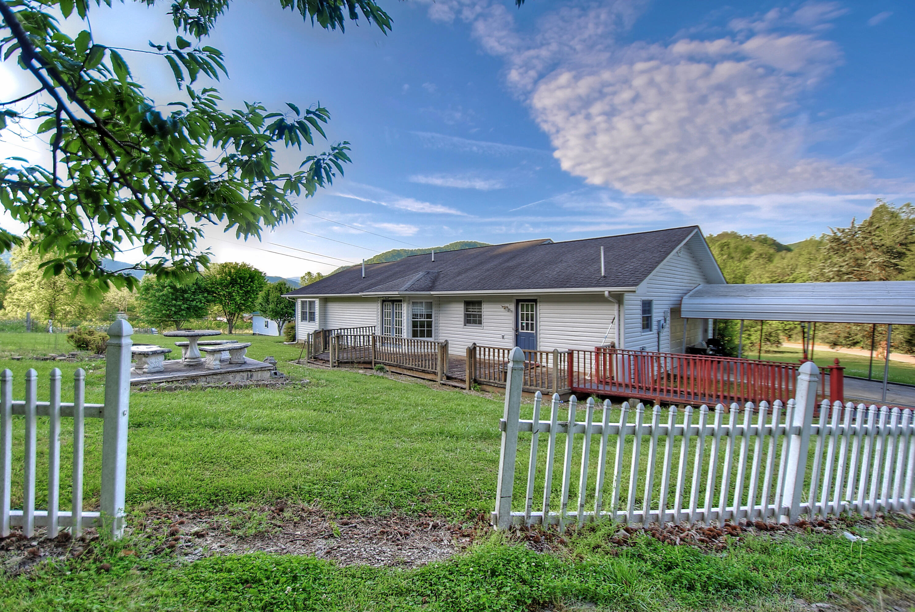 135 Earnest Elliott Road Erwin, TN 37650 - Photo 32 of 81 28
