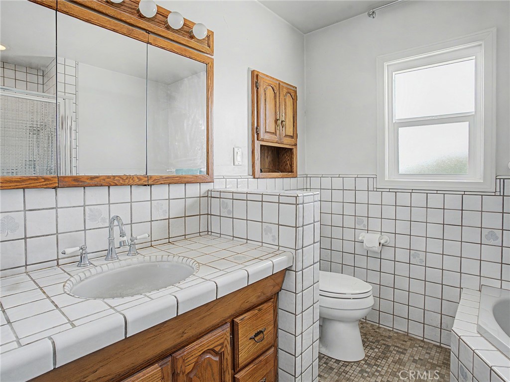203 East Sycamore Avenue El Segundo, CA 90245 - Photo 12 of 21