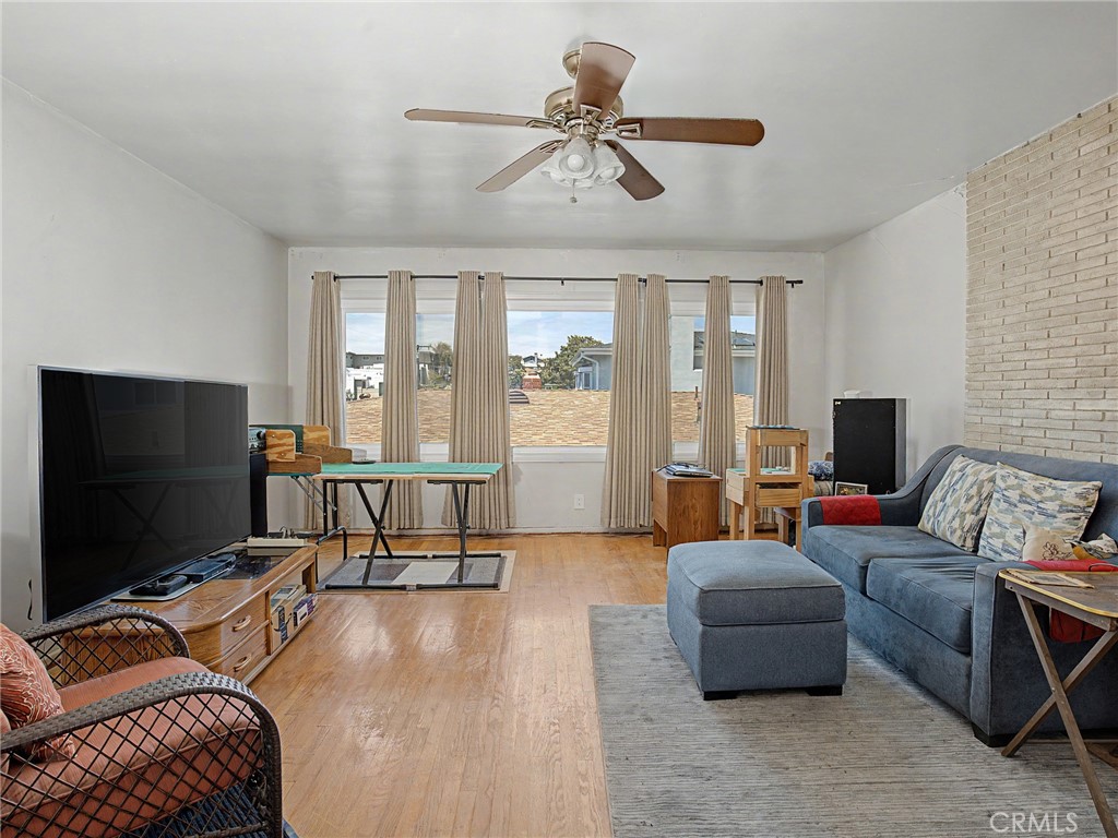 203 East Sycamore Avenue El Segundo, CA 90245 - Photo 2 of 21