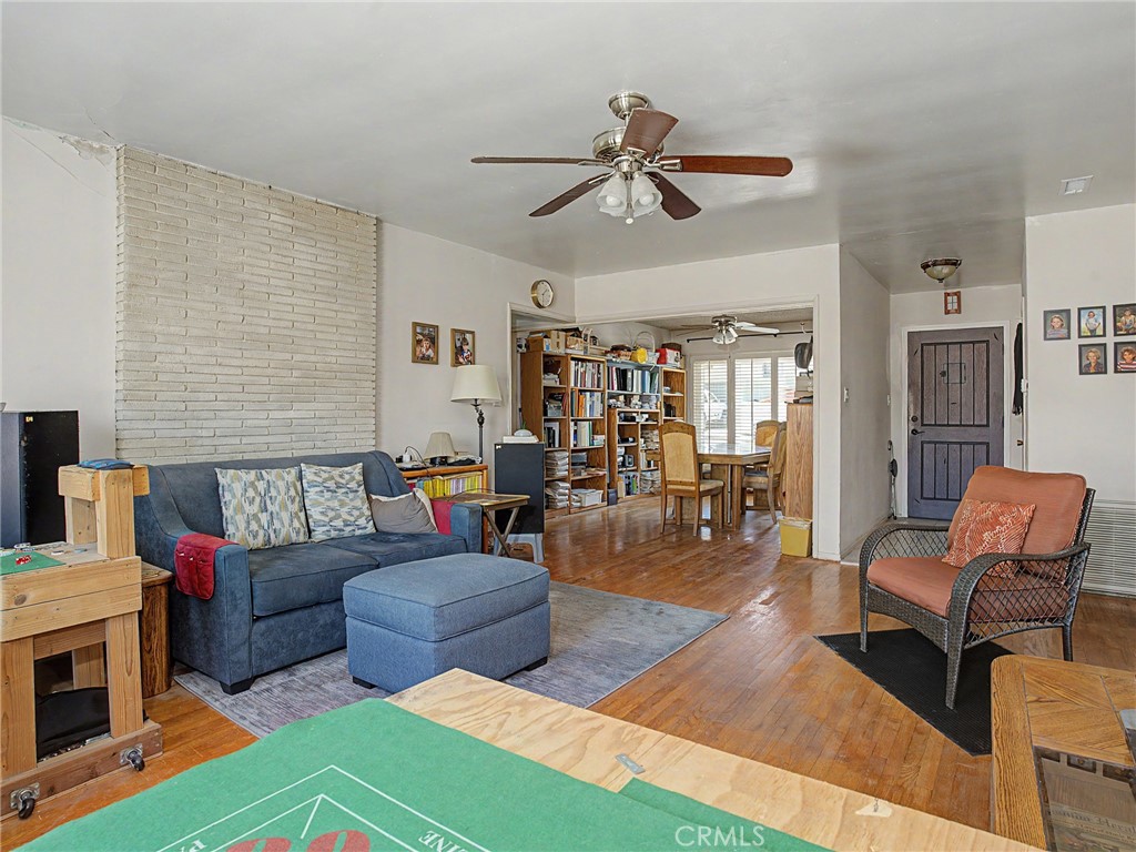203 East Sycamore Avenue El Segundo, CA 90245 - Photo 4 of 21