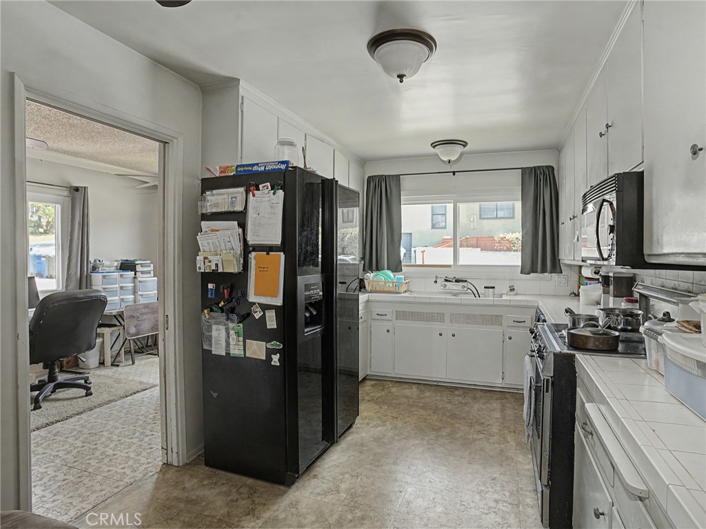 203 East Sycamore Avenue El Segundo, CA 90245 - Photo 6 of 21