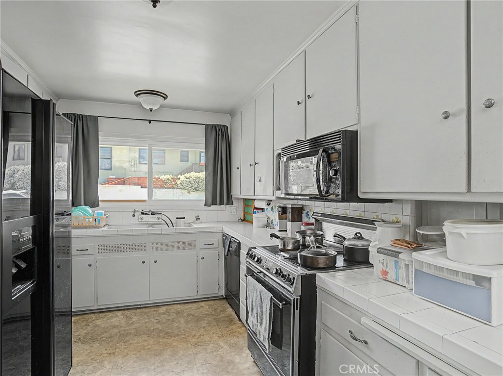 203 East Sycamore Avenue El Segundo, CA 90245 - Photo 7 of 21