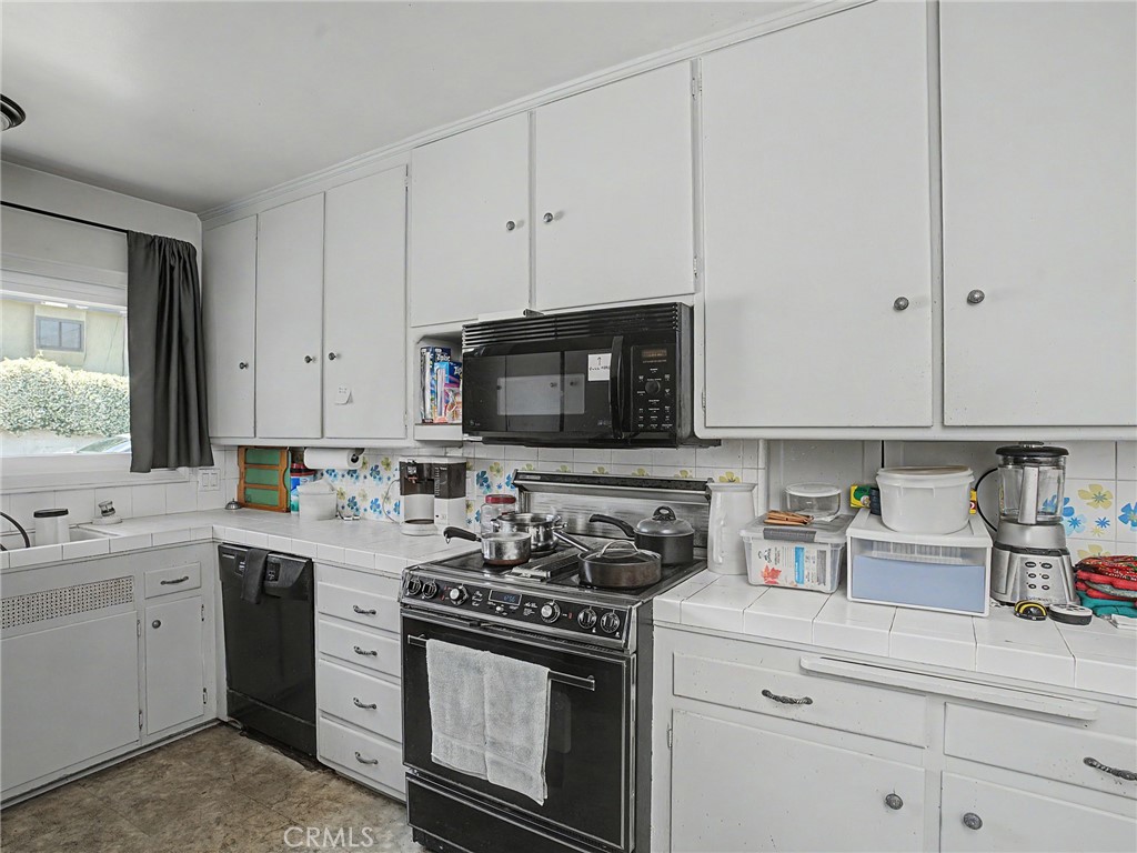 203 East Sycamore Avenue El Segundo, CA 90245 - Photo 8 of 21
