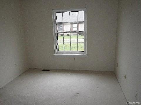 24461 Woodbridge Road Warren, MI 48091 - Photo 5 of 7 IMGP2969_m.jpg