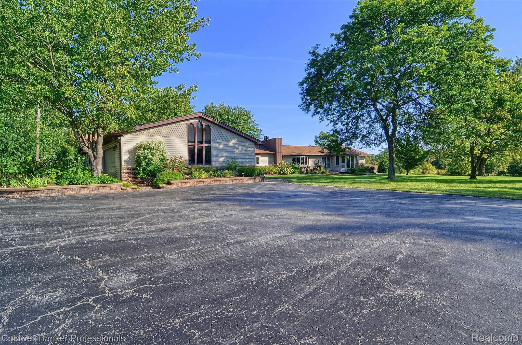 9503 Warren Road Plymouth, MI 48170 - Photo 6 of 58 6-Front 3rd View.jpg