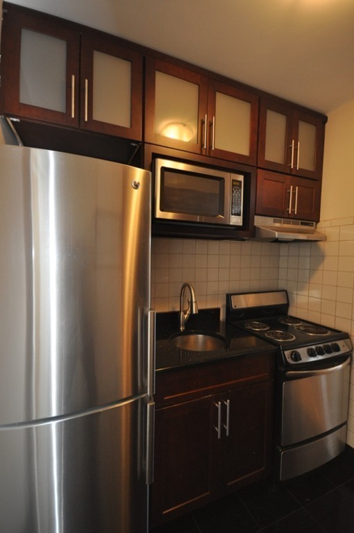 218 Newbury Street, Unit 4F Boston, MA 02116 - Photo 5 of 9