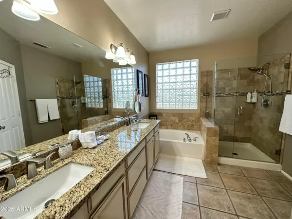 $4,800 | 4831 East Robin Lane, Phoenix, AZ 85054