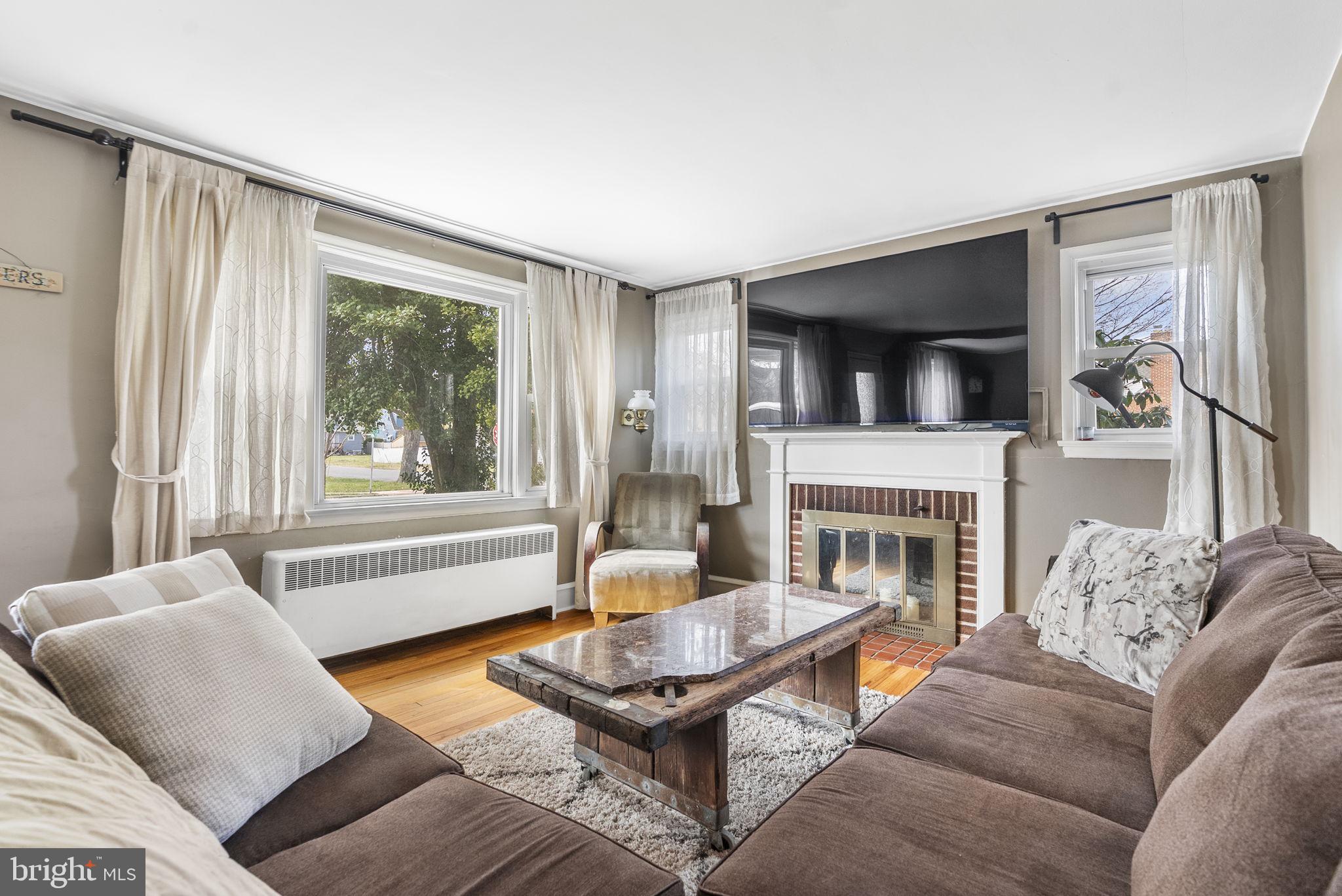 300 Lilac Lane Delanco, NJ 08075 - Photo 8 of 54 Living Room w/Picture window