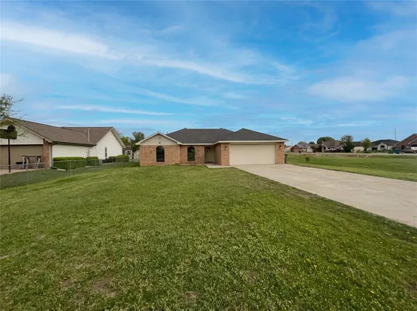 $330,000 | 602 Torero Trail, Oak Point, TX 75068