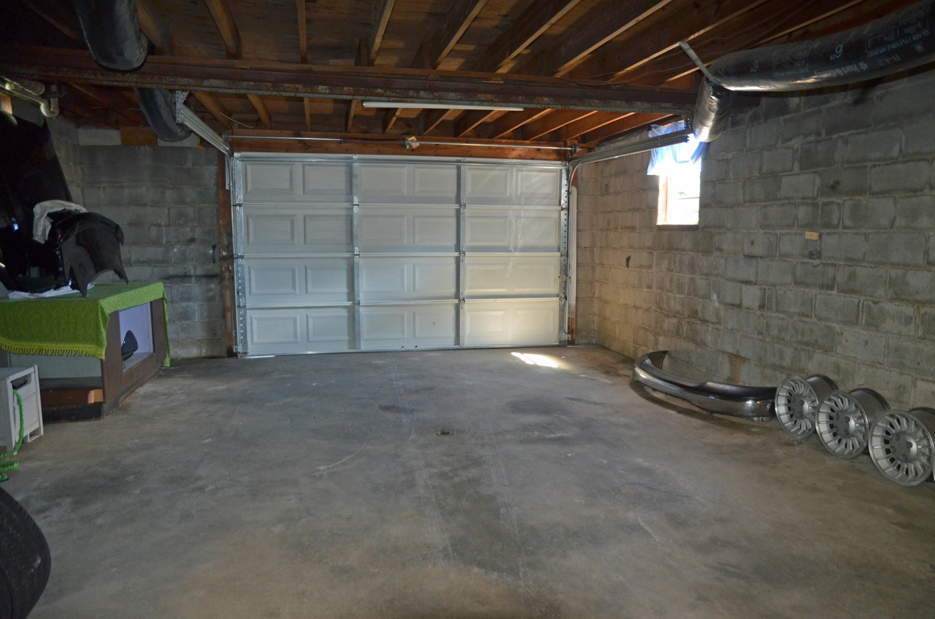 8523 Trout Road Mascot, TN 37806 - Photo 18 of 20 Garage