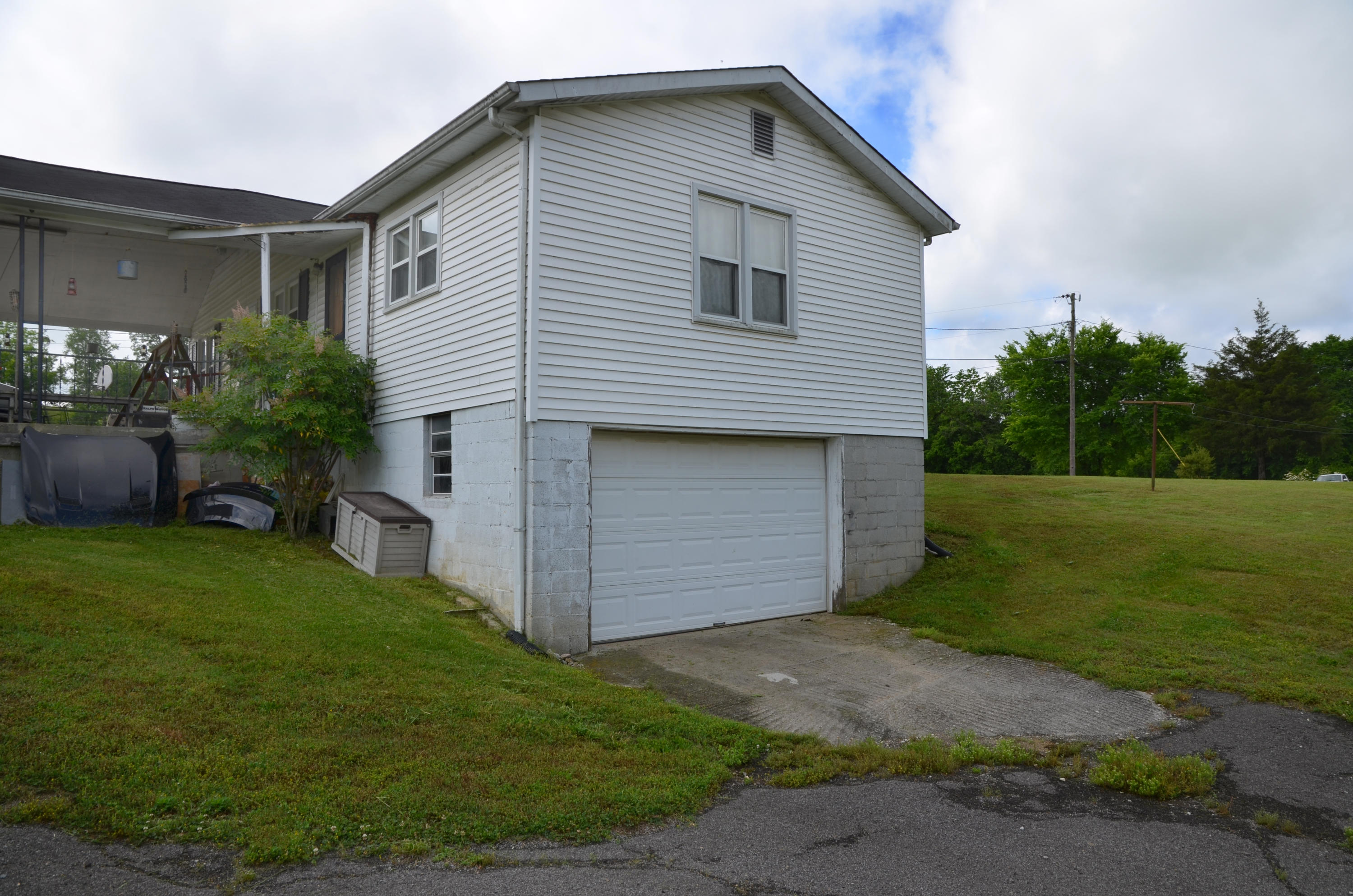 8523 Trout Road Mascot, TN 37806 - Photo 5 of 20 Garage