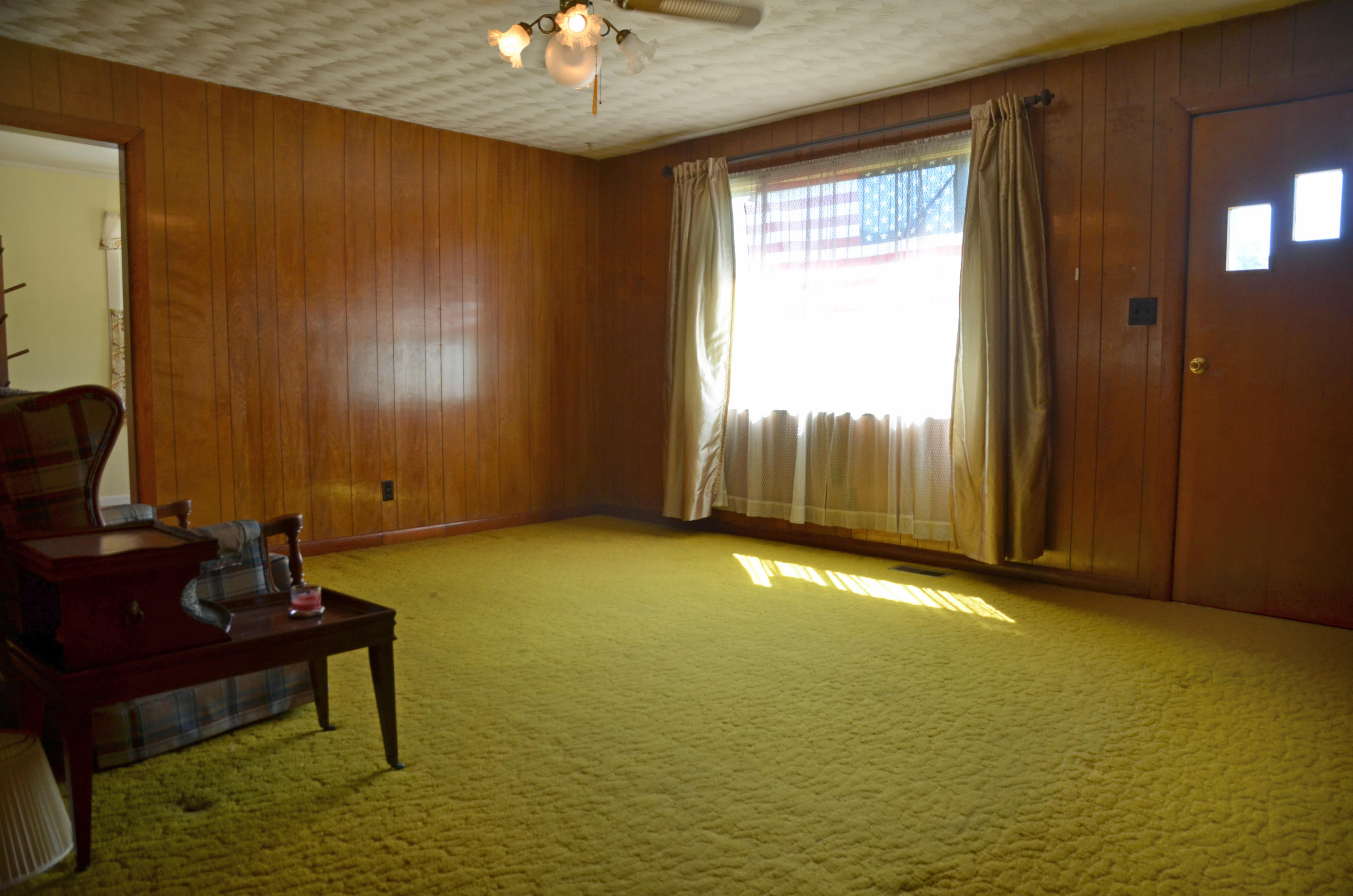 8523 Trout Road Mascot, TN 37806 - Photo 9 of 20 Living Room
