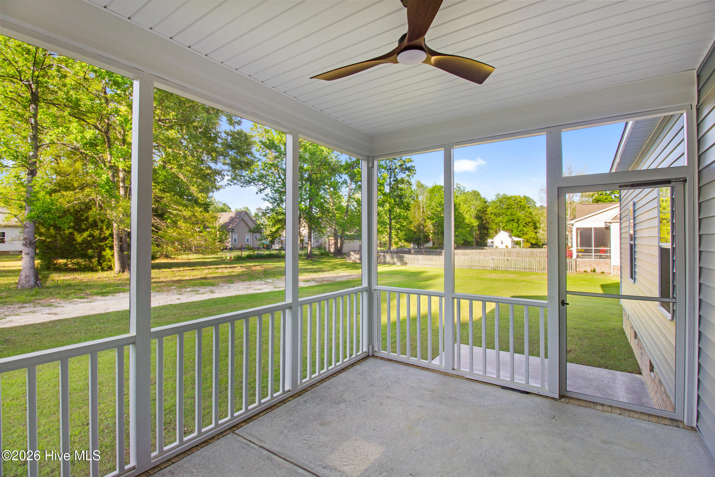 107 East Holly Ridge Road New Bern, NC 28562 - Photo 31 of 47 Screened Porch