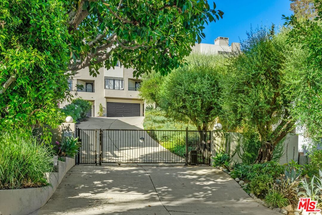 3023 Berkeley Avenue, Unit 8 Los Angeles, CA 90026 - Photo 2 of 38