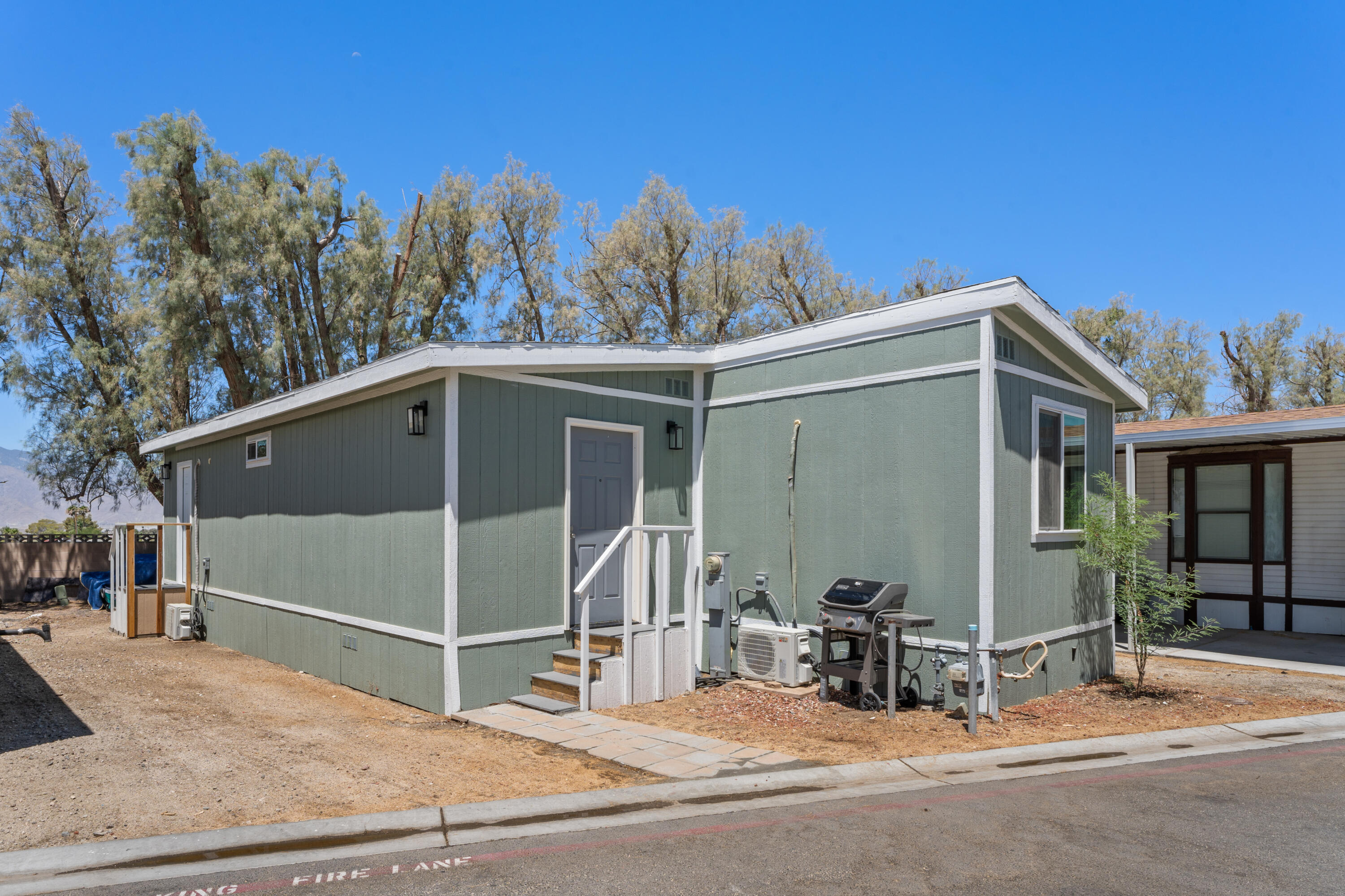 17300 Corkill Road, Unit 179 Desert Hot Springs, CA 92241 - Photo 6 of 36 2_12140381_189913_189913-EI-102