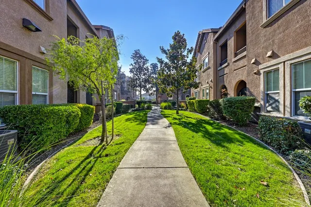 $390,000 | 5350 Dunlay Drive, Unit 2716, Sacramento, CA 95835