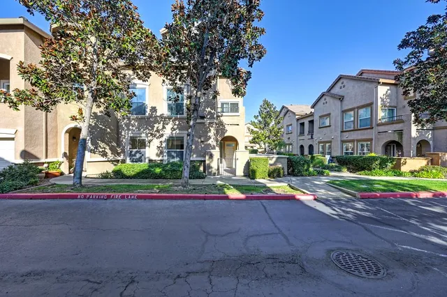 $390,000 | 5350 Dunlay Drive, Unit 2716, Sacramento, CA 95835