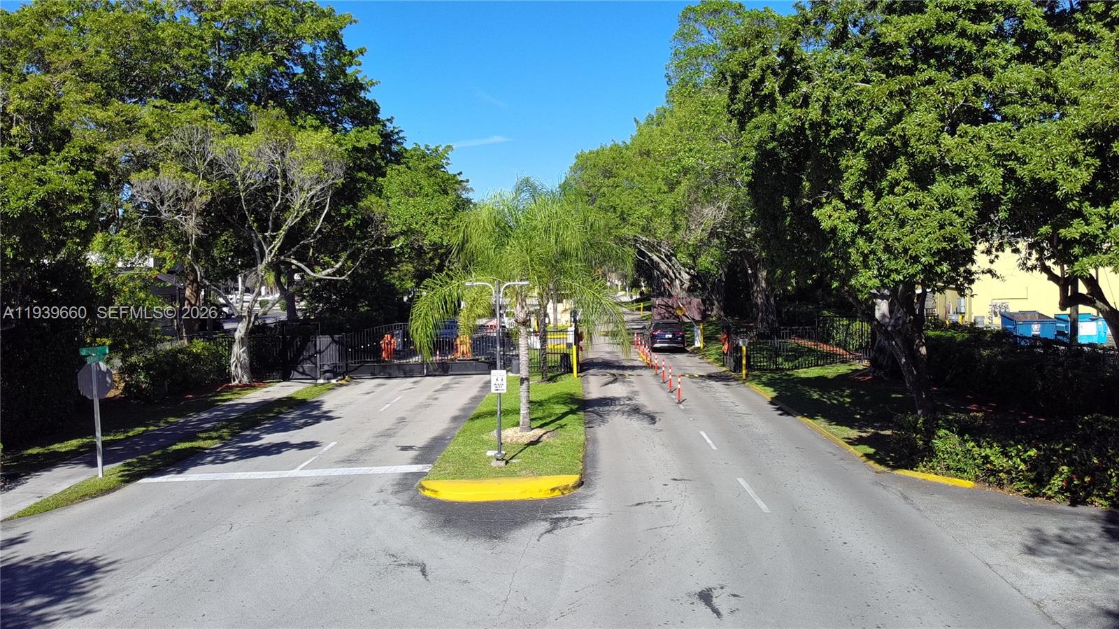 200 Ashbury Road, Unit 203 Hollywood, FL 33024 - Photo 3 of 44