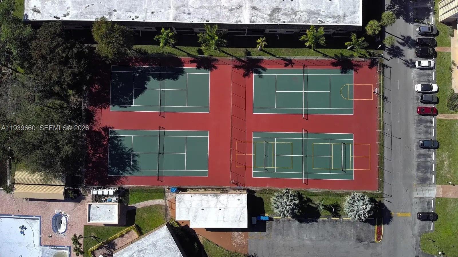 200 Ashbury Road, Unit 203 Hollywood, FL 33024 - Photo 31 of 44 Tennis/Basketball court