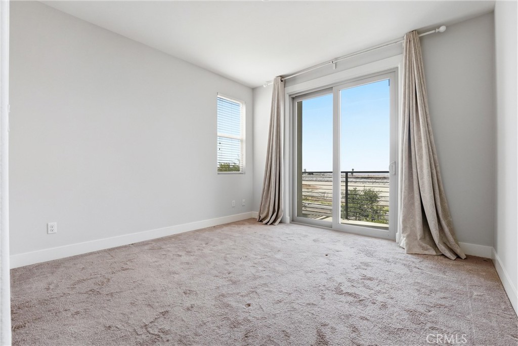 182 Scale Irvine, CA 92618 - Photo 37 of 61 Big windows, good light, and room to breathe.