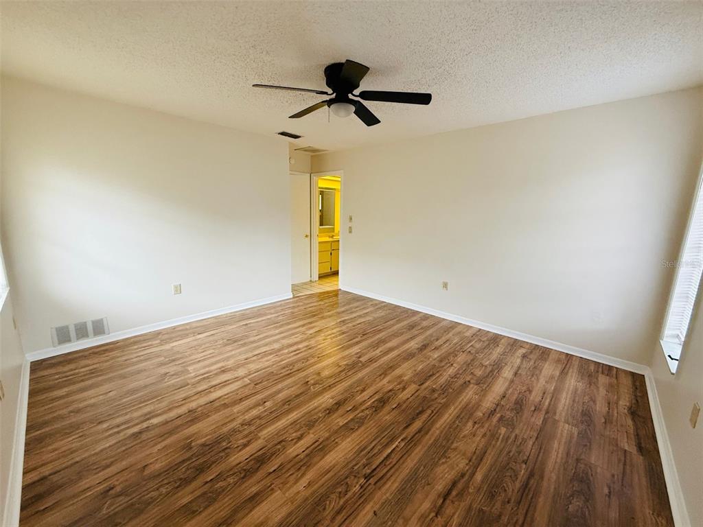8992 Hernando Way Weeki Wachee, FL 34613 - Photo 4 of 20