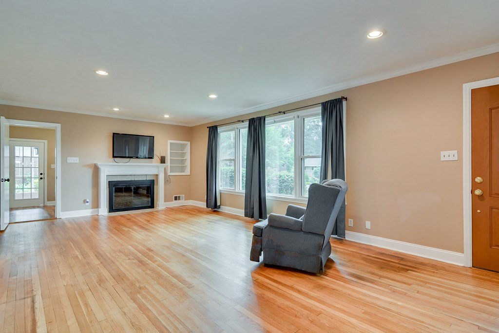 1018 Clark Road Southwest Aiken, SC 29803 - Photo 2 of 15 Living Room