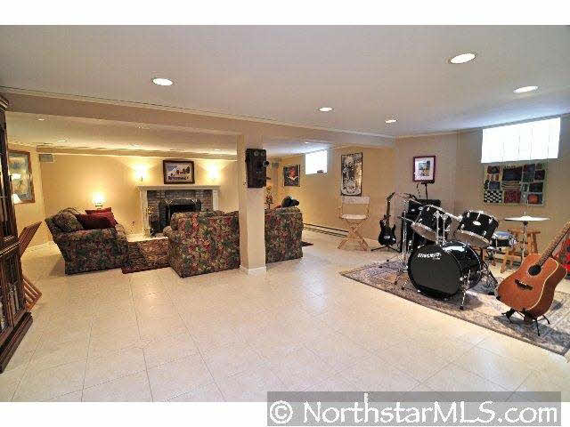 358 Quail Road Dellwood, MN 55110 - Photo 8 of 10 Gallery Image 8