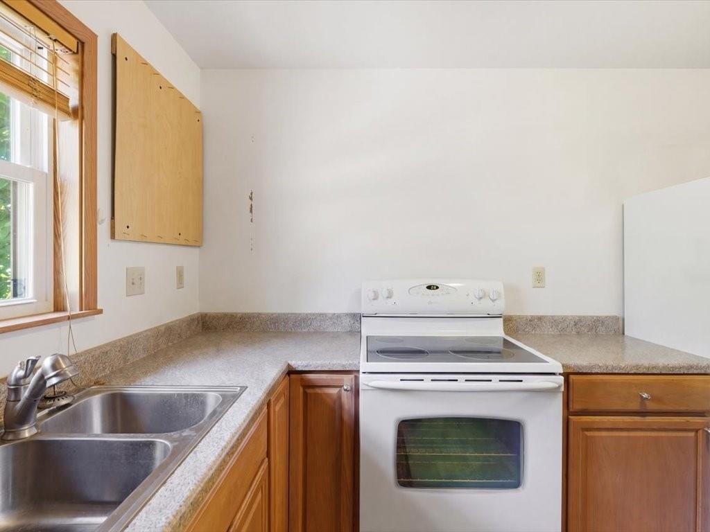 1826 Toms Run Road Holbrook, PA 15341 - Photo 36 of 50 In Law Suite Kitchen
