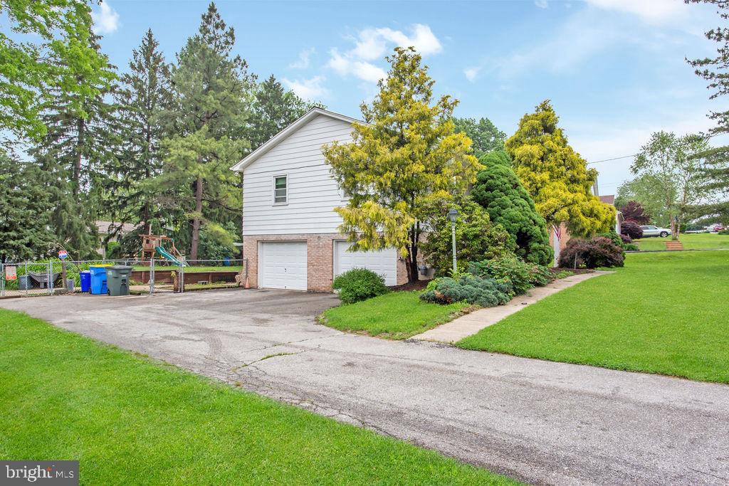 4127 Old Orchard Road York, PA 17402 - Photo 3 of 32 Gallery Image 3