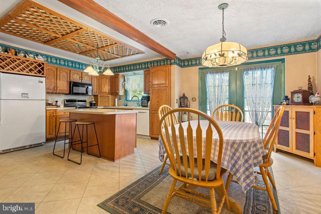4127 Old Orchard Road York, PA 17402 - Photo 8 of 32 Gallery Image 8