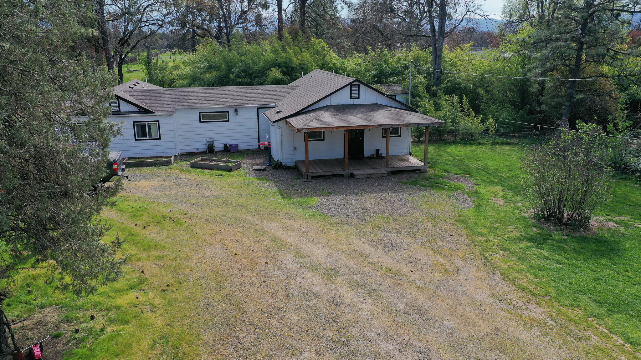 549 Wilson Road Central Point, OR 97502 - Photo 28 of 35 DJI_0618