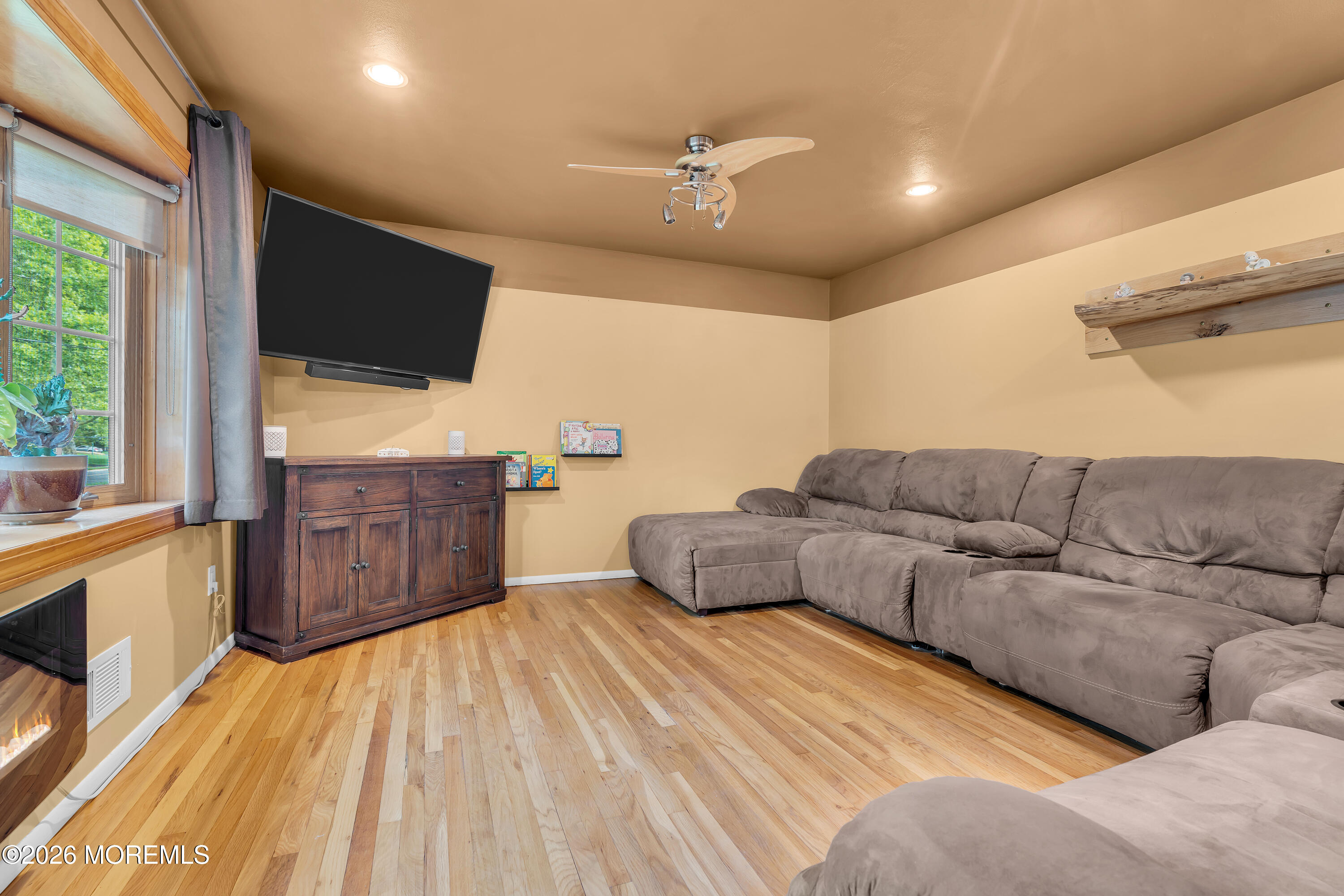 121 Bar Harbor Road South Freehold, NJ 07728 - Photo 8 of 46 9-print-DSC05225-1
