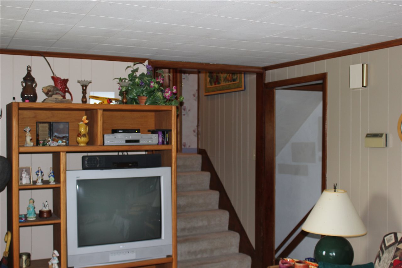 12211 Bluffton Road Fort Wayne, IN 46809 - Photo 6 of 20