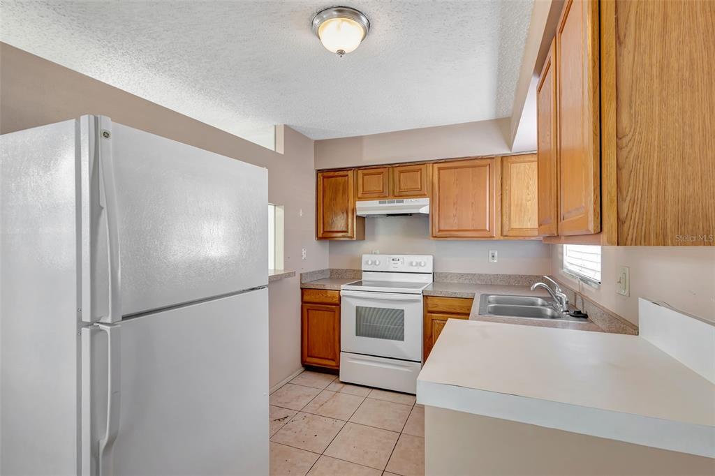 3073 Pine Tree Avenue Largo, FL 33771 - Photo 9 of 18