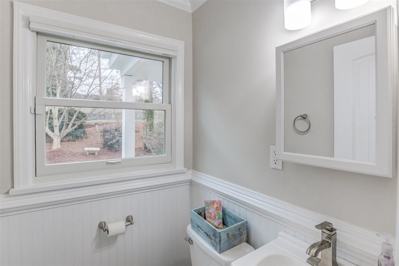 2624 Wade Avenue Raleigh, NC 27607 - Photo 15 of 30 Powder room