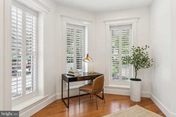 $4,250 | 1641 R Street Northwest, Unit 402, Washington, DC 20009