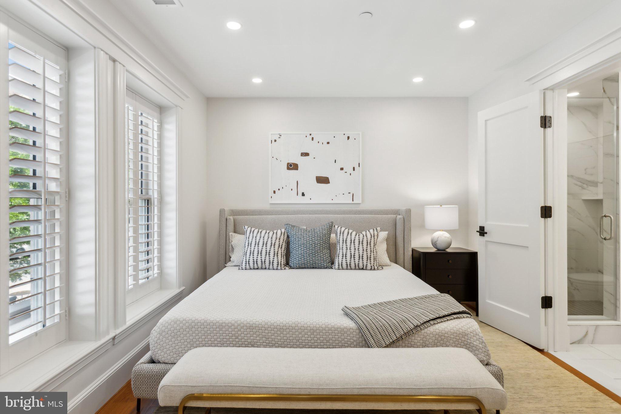 1641 R Street Northwest, Unit 402 Washington, DC 20009 - Photo 19 of 33