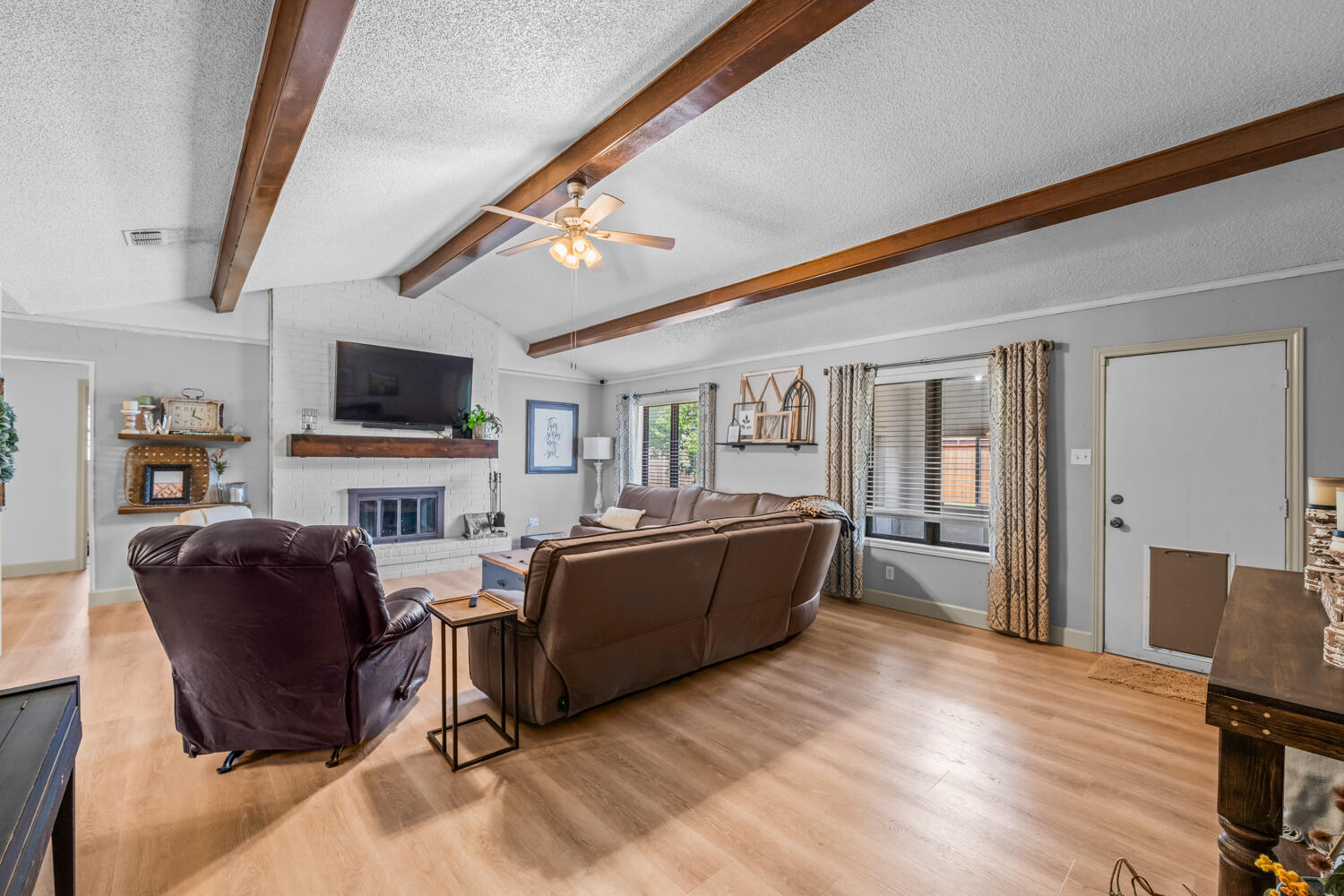 5402 89th Street Lubbock, TX 79424 - Photo 8 of 42 5402 89th St interiors blurred-24