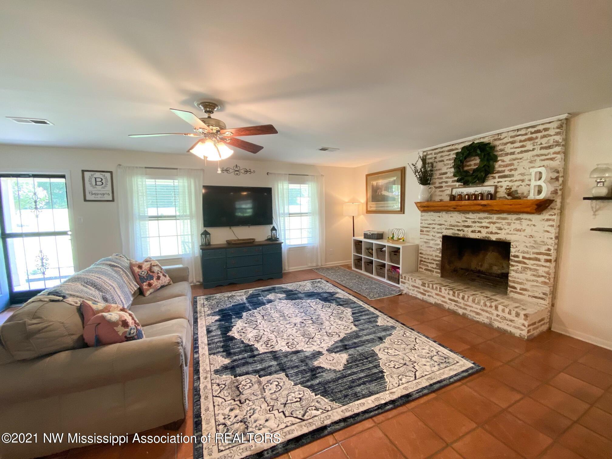 2964 Laverne Road Nesbit, MS 38651 - Photo 5 of 25 EDC62BA5-F057-4110-B9BE-F61A478CC48A