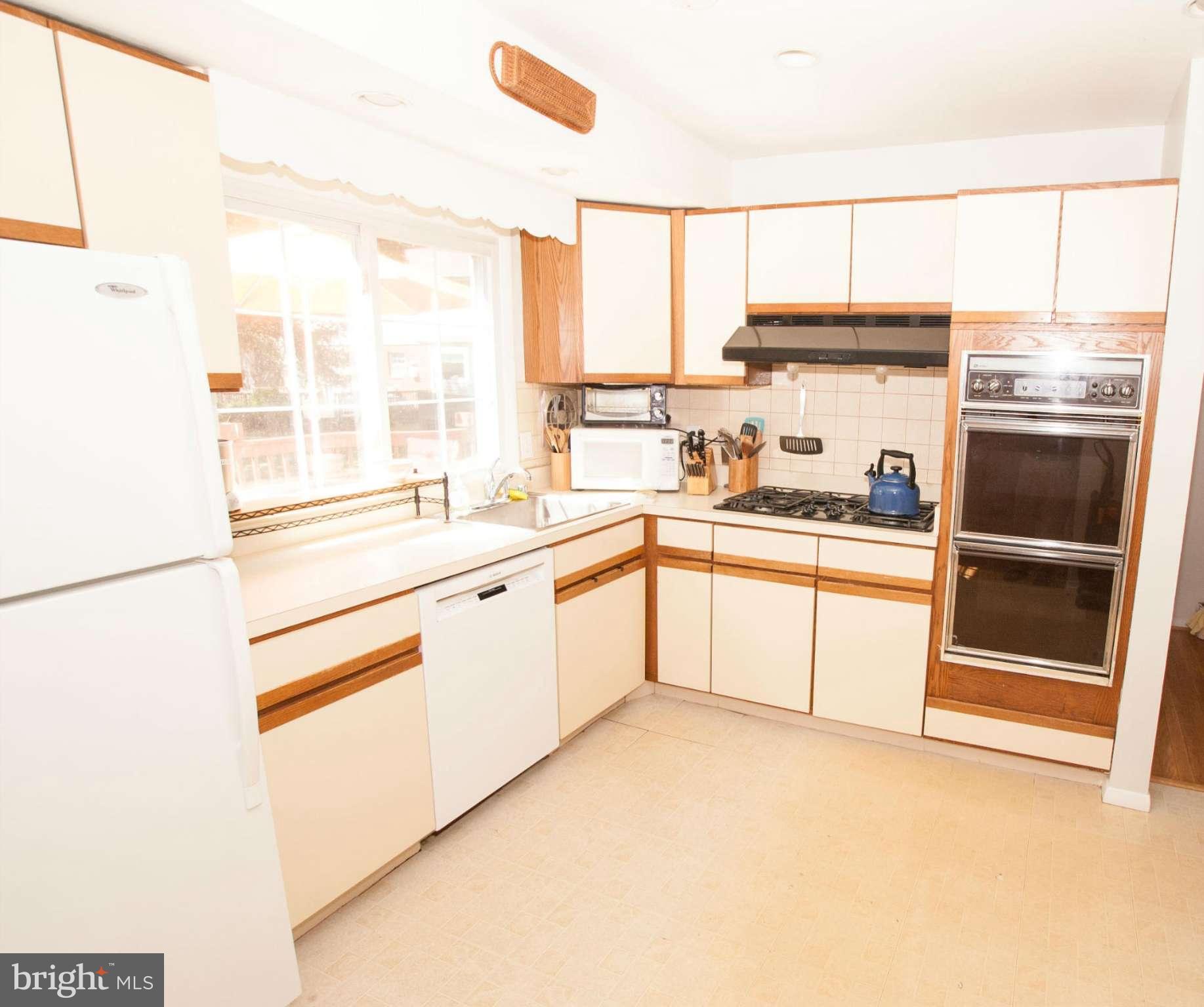2403 Londonderry Road Alexandria, VA 22308 - Photo 13 of 30 Kitchen
