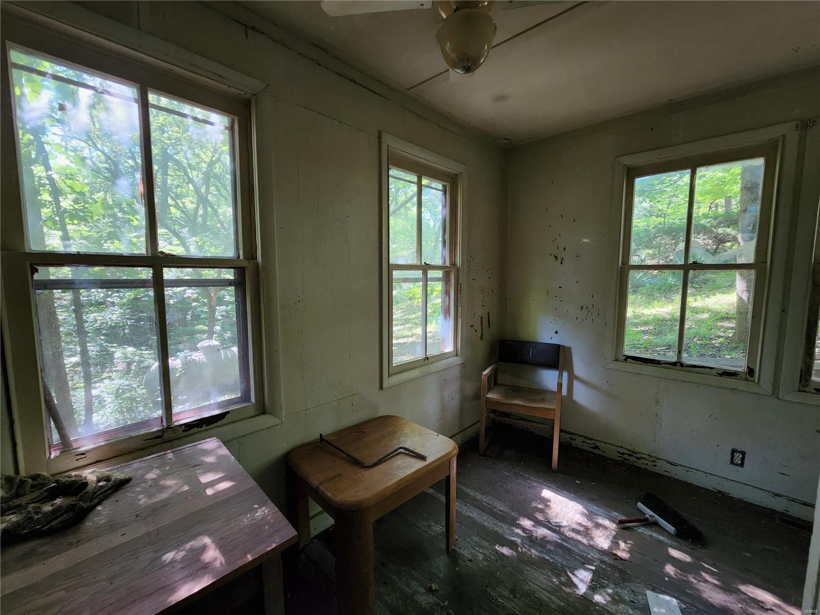 741 City Lake Road Hillsboro, IL 62049 - Photo 7 of 11 Gallery Image 7