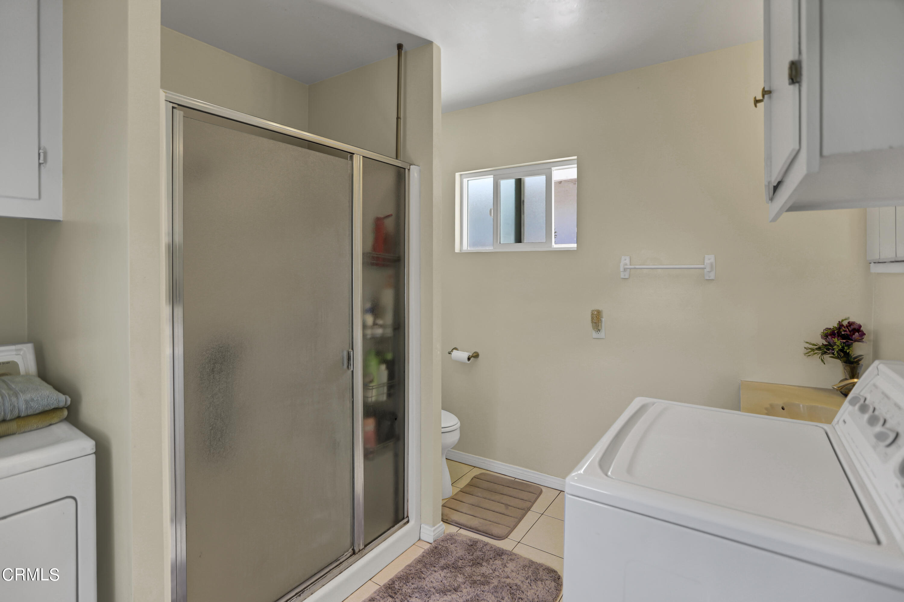 930 Doris Avenue Oxnard, CA 93030 - Photo 13 of 16 a bathroom with a sink and toilet