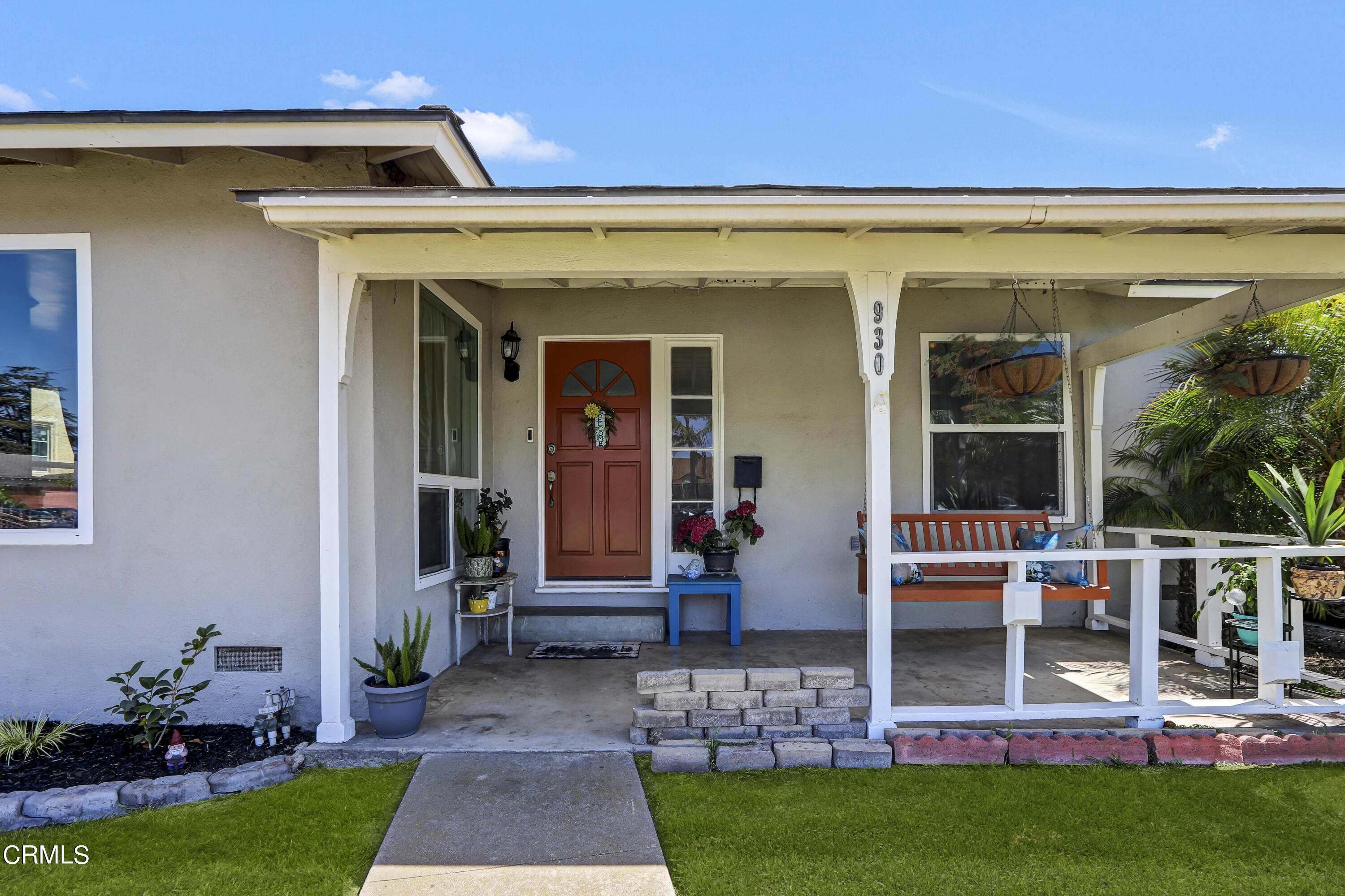 930 Doris Avenue Oxnard, CA 93030 - Photo 3 of 16 a front view of house with yard