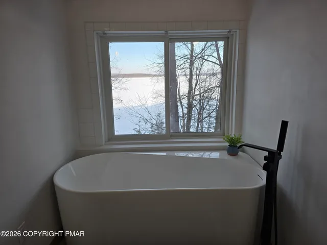 $1,295,000 | 125 Nyack Avenue, Paupack, PA 18451