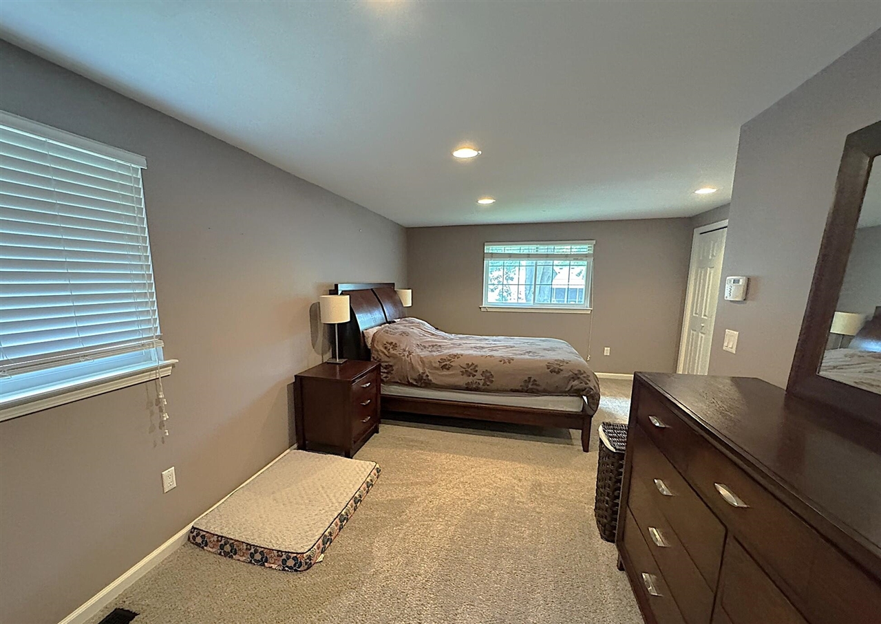 39889 Coronation Road Canton, MI 48188 - Photo 34 of 51