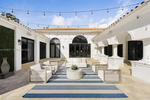 $4,599,000 | 7430 Southwest 66th Street, Miami, FL 33143