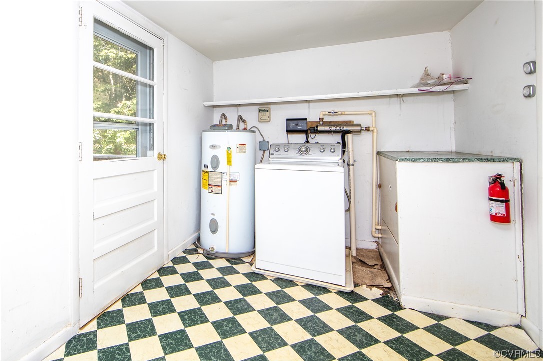 4586 Broad St Road Gum Spring, VA 23065 - Photo 16 of 23 a utility room with dryer and washer