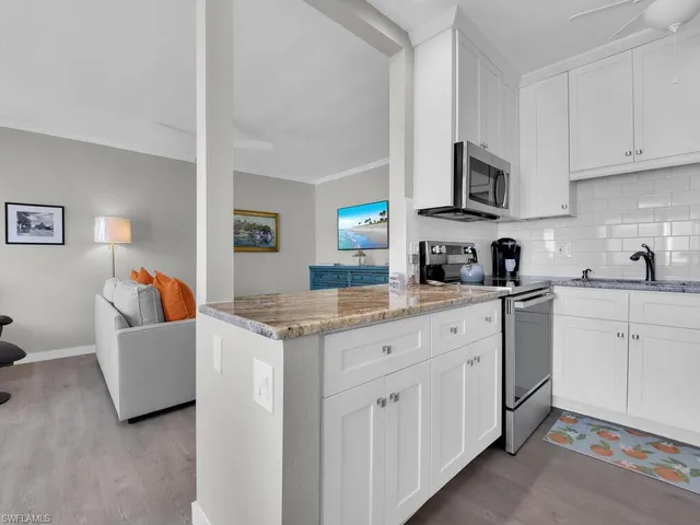 $3,500 | 473 12th Avenue South, Unit B8, Naples, FL 34102